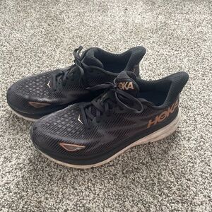 Women’s Hoka One Clifton 9 - Size W7